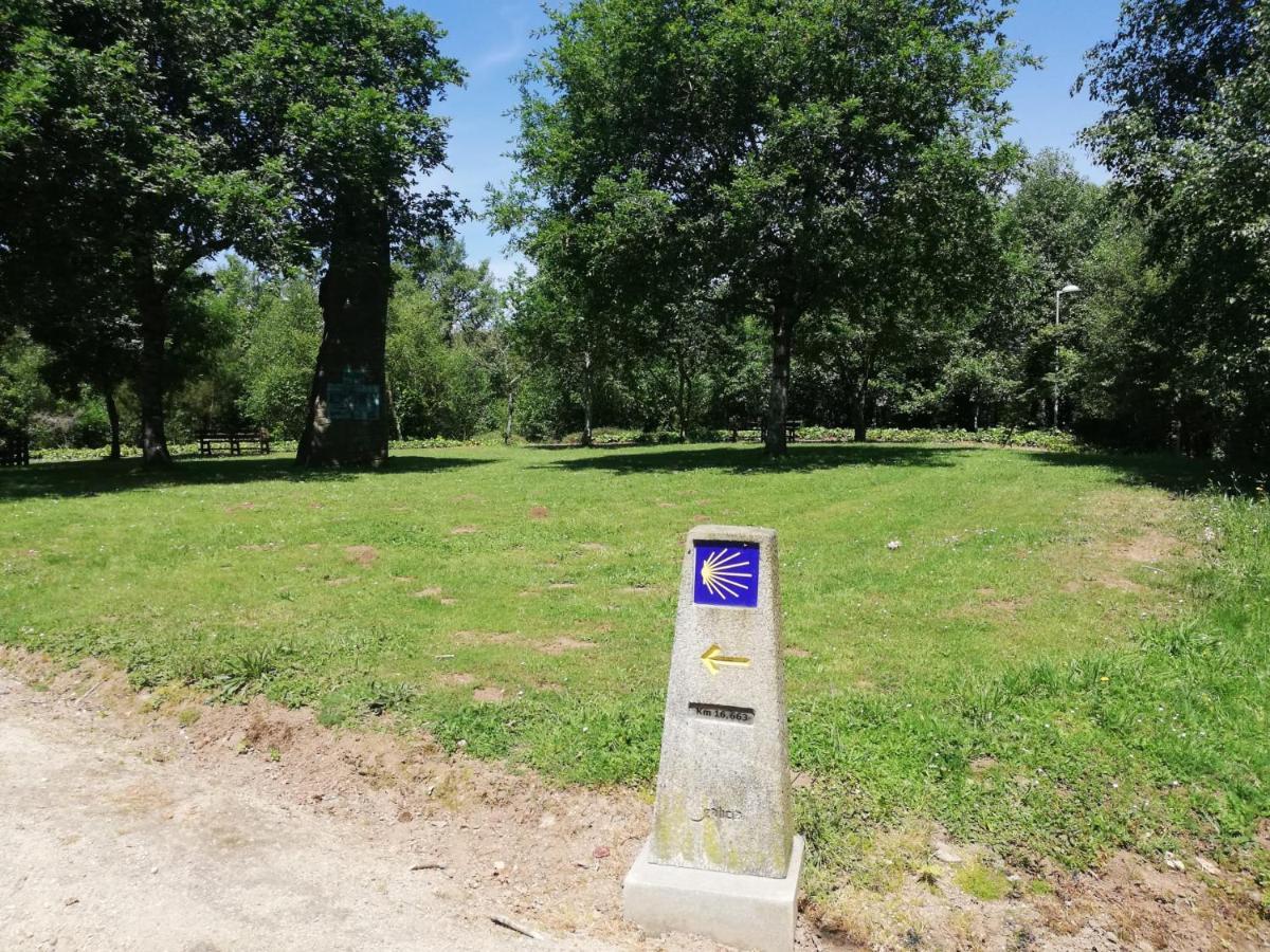 Alojamiento Camino Real Sigueiro Bagian luar foto